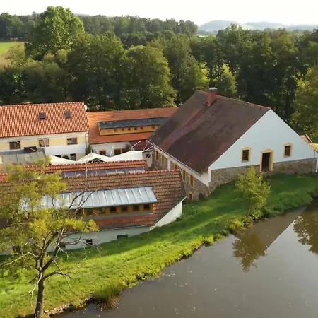 Strnadovský Mlýn Penzion Jesenice (Pribram)