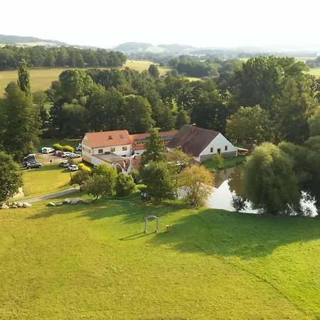 Penzion Strnadovský Mlýn Jesenice (Pribram)