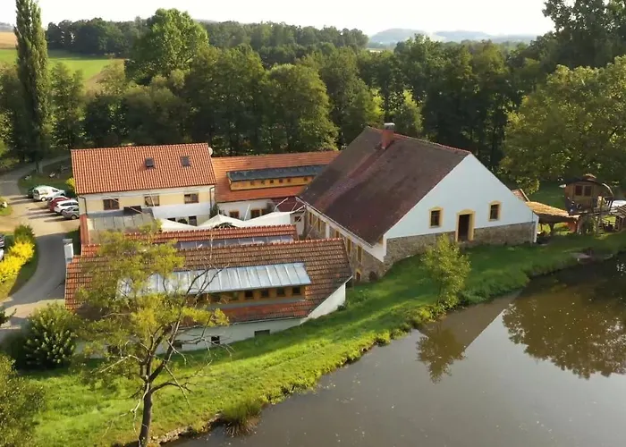 Strnadovsky Mlyn Pensjonat Jesenice (Pribram)